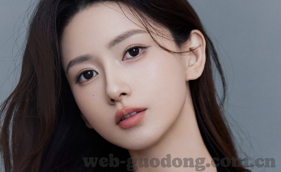 果冻传媒女租客萧悦儿-都市微光，果冻传媒下的女租客萧悦儿故事
